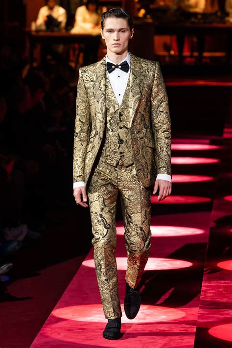 trajes de dolce gabbana.